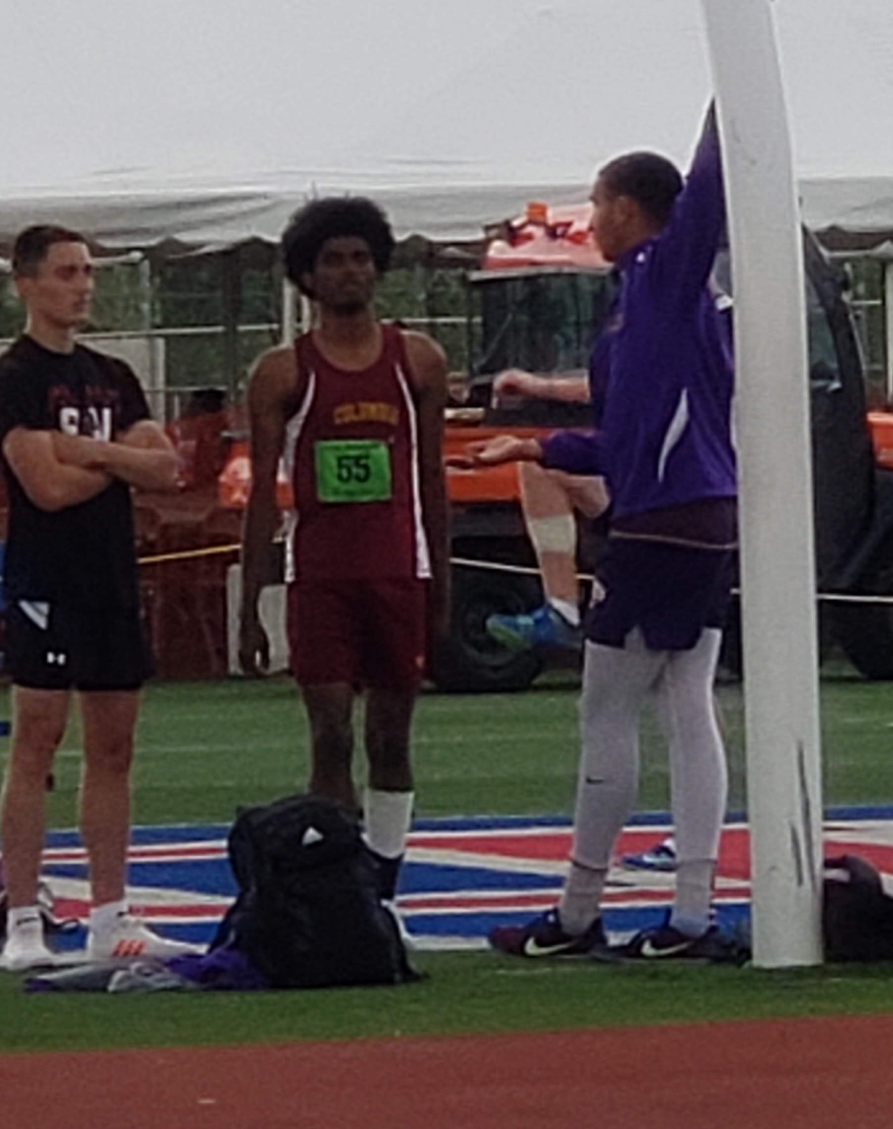 CHS district track qualifiers